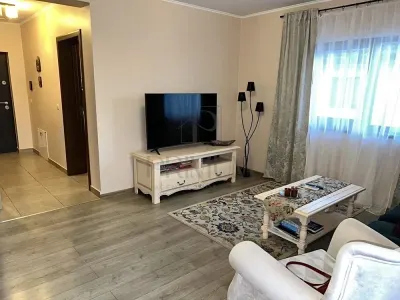GIROC - 3 Camere - Etaj 1 - Pod cu intrare din apartament - foto 2