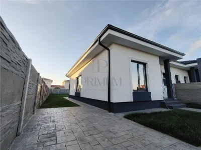 Zona LIDL - Duplex toate utilitatile - personalizare interioara - Mosnita Noua