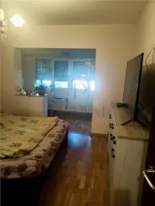 ARADULUI - Bloc Izolat - 4 Camere - 2 bai - PARTER - Centrala proprie - Clima - foto 8