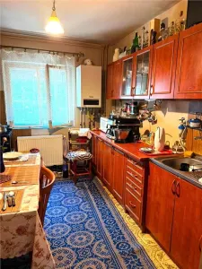 LIPOVEI - PARTER INALT - 3 CAMERE - 2 BAI - CENTRALA PROPRIE - CLIMA - BOXA - Timisoara