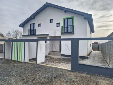 Duplex  generos - zona foarte buna - 3 dormitoare - Mosnita Noua