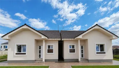 Duplex separat prin baie - curent trifazic - toate utilitatile - foto 2