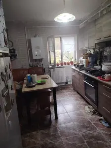 STEAUA - ETAJ 1 - BLOC IZOLAT - 4 CAMERE - 2 BAI - 2 BALCOANE - CENTRALA PROPRIE - BOXA - foto 2