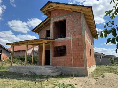 Casa individuala - zona excelenta - toate utilitatile - posibilitate de cumparare la cheie sau la rosu - Mosnita Noua