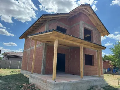 Casa la rosu - zona buna - foto 4