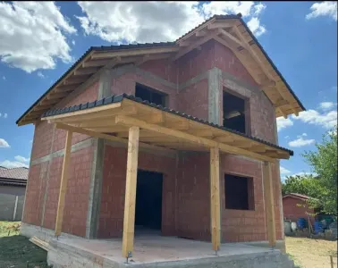 Casa la rosu - zona buna - foto 5
