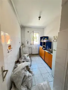 Sagului - 2 Camere - Etaj 1 - Decomandat - Partial renovat - Bloc izolat - foto 4