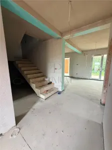 NOU PE PIATA - DUPLEX 5 CAMERE - DORMITOR LA PARTER - foto 2