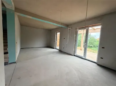 NOU PE PIATA - DUPLEX 5 CAMERE - DORMITOR LA PARTER - foto 3