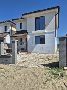 Duplex despartit - zona excelenta- toate utilitatile - posibilitate alegere finisaje - Mosnita Noua