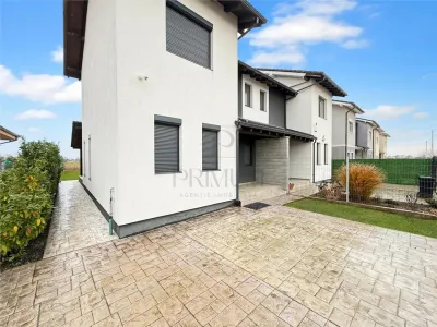Duplex premium - finisaje de lux - foarte spatios - toate utilitatile - Mosnita Noua