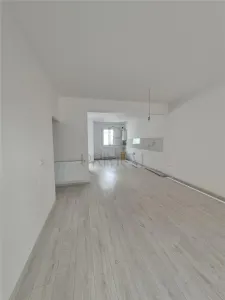 Casa insiruita - partea de margine - teren 90mp - toate utilitatile - zona excelenta - foto 8