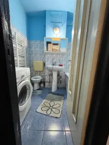 DAMBOVITA - ETAJ 2 - DECOMANDAT - 3 CAMERE - CENTRALA PROPRIE - foto 4