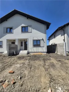 Duplex zona excelenta- langa noul LIDL - finisaje la alegere - spatii generoase - Mosnita Noua