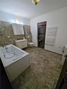 LUNEI - Duplex intreg - 2 Garaje - Teren 555 MP - foto 5