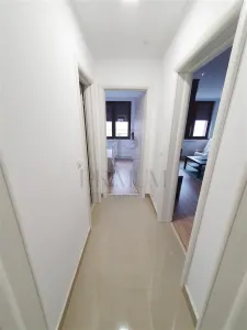 SEMICENTRAL - ETAJ 5 - LIFT - BLOC IZOLAT - 3 CAMERE - CENTRALA PROPRIE - CLIMA - RENOVAT - foto 12