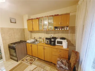 GIROCULUI - 3 CAM - DECOMANDAT  - 2BAI - SPATIOS - BLOC ANVELOPAT - ZONA LINISTITA - foto 9