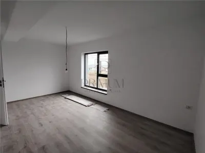 Duplex despartit - finisaje moderne - zona buna - foto 8
