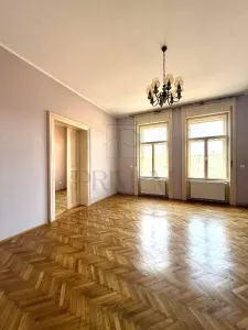 SINAIA - ISTORIC - 5 CAMERE - DECOMANDAT - 2 BAI - CENTRALA PROPRIE - CLIMA - RENOVAT - foto 2