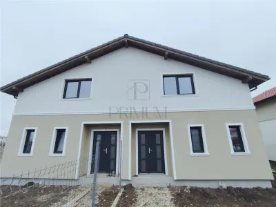Duplex spatios - bucatarie inchisa - personalizare interioara - foto 1