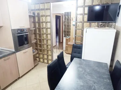 LIPOVEI - ETAJ 1 - DECOMANDAT - 4 CAMERE - 2 BAI - 2 BALCOANE - CLIMA - BOXA - foto 9
