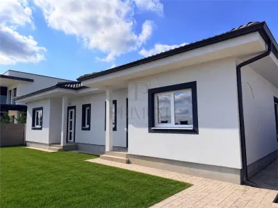 Duplex 3 camere - teren generos - compartimentare excelenta - Mosnita Veche