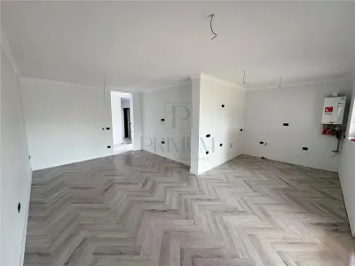 Duplex deosebit - asfalt - dormitor cu baie proprie - foto 1