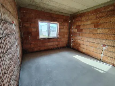 Duplex pe parter - zona linistitita - finisaje la cerere - foto 8