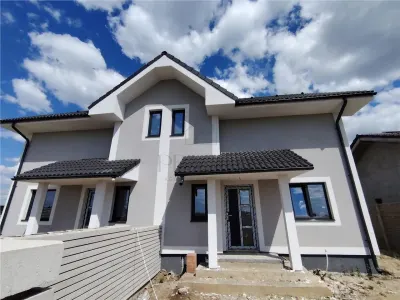 Duplex in zona linistita - pompa de caldura - personalizare interioara - Urseni