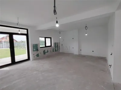 DUPLEX CU TOATE UTILITATILE - 5 CAMERE - CURTE AMENAJATA - foto 4