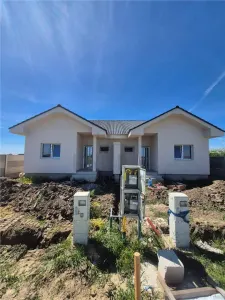 DUPLEX LA ASFALT SI TOATE UTILITATILE LA PRET DE APARTAMENT  POSIBILITATE MANSARDARE - foto 3