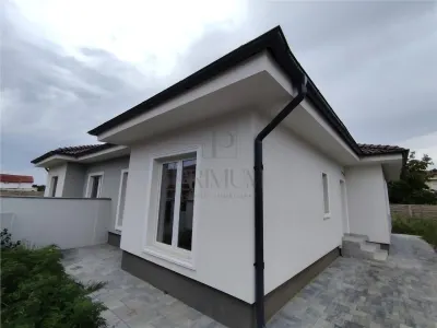 Duplex pe plan - canalizare - 4 camere - foto 1
