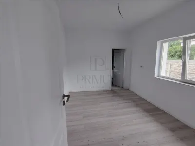 Duplex pe plan - canalizare - 4 camere - foto 5