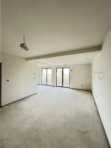 FRATELIA - 3 CAMERE - 2 BAI - BLOC NOU  - ETAJUL 1 - 90MP UTILI - PARCARE ACOPERITA - FINISAJE LA ALEGERE - Timisoara