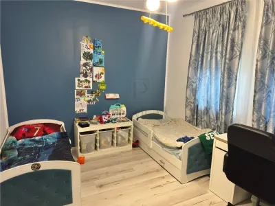 CASA INDIVIDUALA - MOBILATA SI UTILATA - PANOURI SOLARE - foto 4