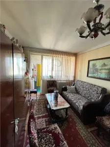 Semicentral - 2 Camere - Etaj intermediar cu LIFT - Bloc izolat - Balcon mare - Timisoara