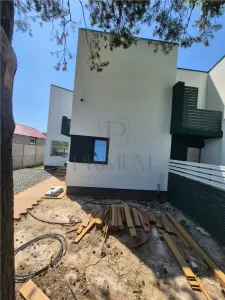 PLOPI, CASA INDIVIDUALA, 3 CAMERE, 2 DORMITOARE, 2 BAI - Timisoara