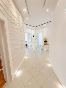 BAILE NEPTUN - RENOVAT LUX - 3 CAMERE - 2 BAI - INCALZIRE PARDOSEALA - CLIMA - CLADIRE ISTORICA - foto 11