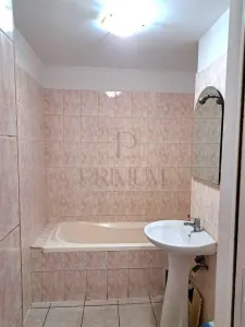 LIPOVEI - 3 CAMERE - 2 BAI - 2 BALCOANE - CENTRALA PROPRIE - DECOMANDAT - foto 3