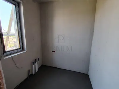 Duplex despartit prin C.T.- dormitor la parter - canalizare - foto 9