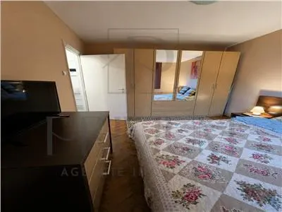 Piata 700 - 2 Camere - Etaj 2 - Centrala proprie - Zona excelenta - foto 4