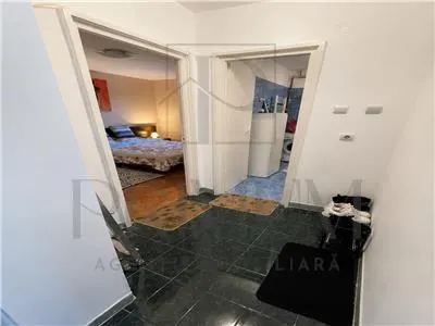 Piata 700 - 2 Camere - Etaj 2 - Centrala proprie - Zona excelenta - foto 6