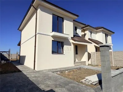 DUPLEX DESPARTIT PRIN CAMERA TEHNICA - PERSONALIZARE INTERIOARA - ZONA POPULATA - Mosnita Veche