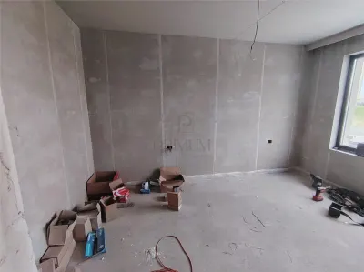 DUPLEX SEPARAT PRIN C.T - ZONA DE TOP - 5 CAMERE - foto 2