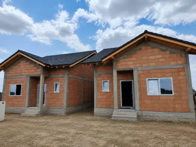 Duplex despartit prin baie - mansardabil - teren generos - foto 2