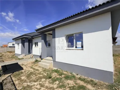 Duplex pe plan - canalizare - compartimentare practica - foto 2