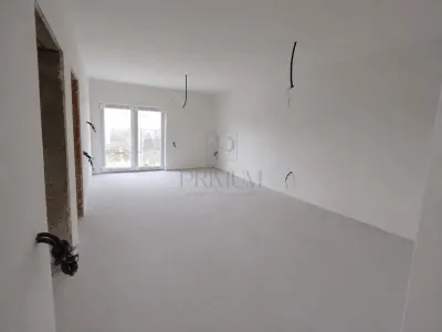 Duplex pe plan - canalizare - compartimentare practica - foto 5