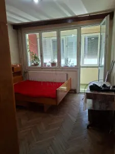 Cetatii - 2 Camere - Decomandat - Etaj intermediar cu LIFT - Centrala proprie - foto 2