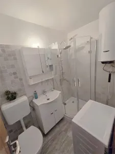 LIPOVEI - 1CAM - RENOVATA -  ZONA LINISTITA - foto 6