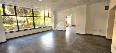 Spatiu comercial modernizat 100mp. 10ml.vitrina, Poarta 6 - Constanta